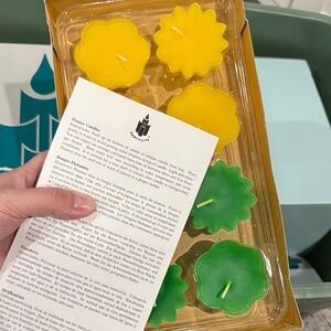 PartyLite Floating Yellow and Green Flower Tealight Candles